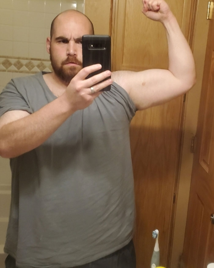 Guy Goes Viral For For His Transformation, Receives Hate Messages, Prints Them On A Shirt, Goes Viral Again