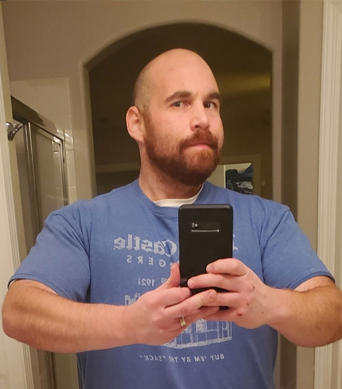 Guy Goes Viral For For His Transformation, Receives Hate Messages, Prints Them On A Shirt, Goes Viral Again