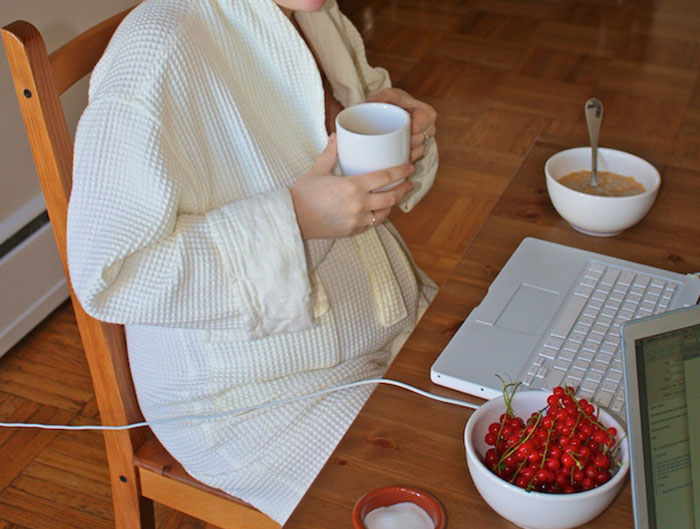 'Not Available For Calls During Off Hours': Manager Is Puzzled Whether He Was Right To Scold A Pregnant Woman For 'Slacking'