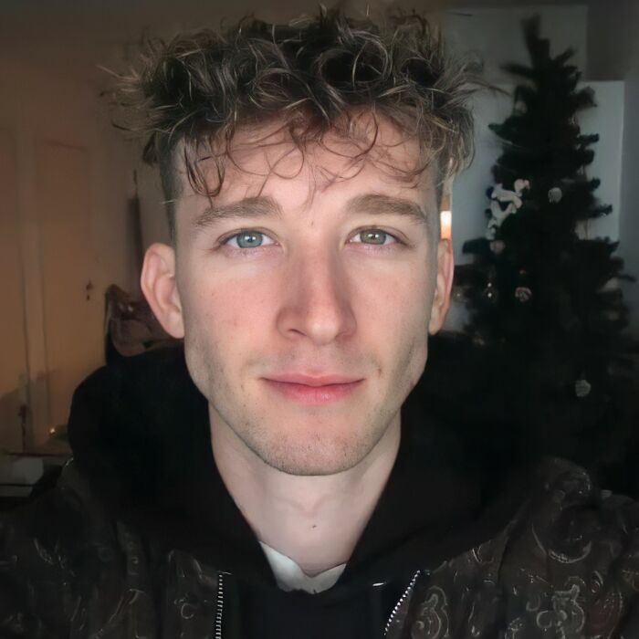 Guy Takes Selfies Every Day For 10 Years, Shows How Subtle Changes Create A Big Difference At The End Guy Takes Selfies Every Day For 10 Years, Shows How Subtle Changes Create A Big Difference At The End