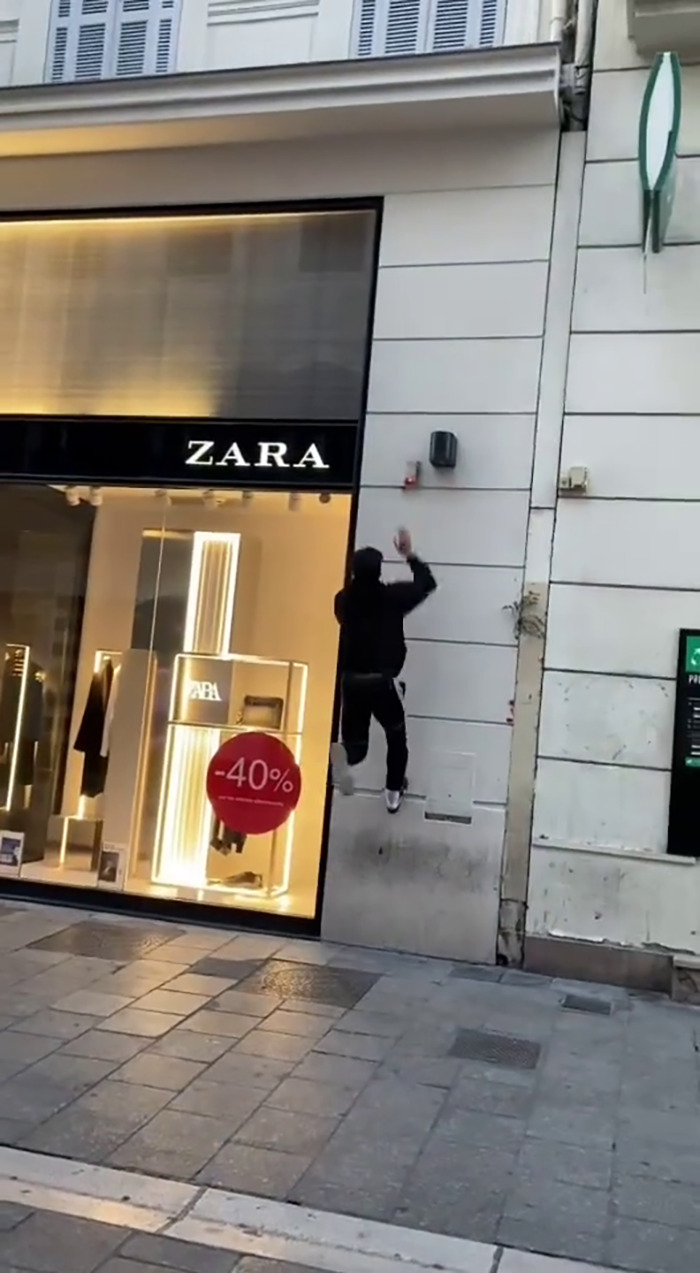French Freerunners Are Using Parkour As An Eco-Friendly Gesture to Fight Light Pollution