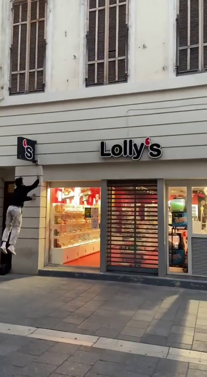 French Freerunners Are Using Parkour As An Eco-Friendly Gesture to Fight Light Pollution