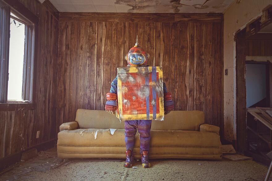 A Forgotten Toy Robot Searches For Their Home A Forgotten Toy Robot Searches For Their Home