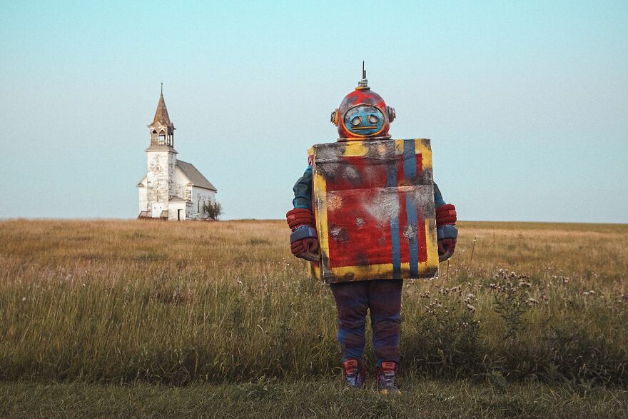 A Forgotten Toy Robot Searches For Their Home