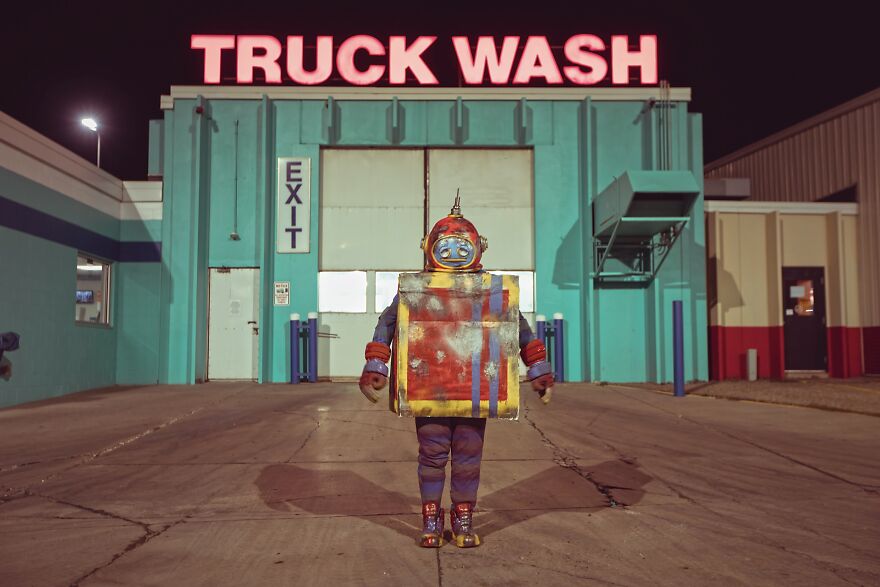 A Forgotten Toy Robot Searches For Their Home A Forgotten Toy Robot Searches For Their Home