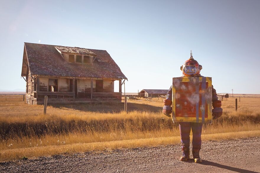A Forgotten Toy Robot Searches For Their Home A Forgotten Toy Robot Searches For Their Home
