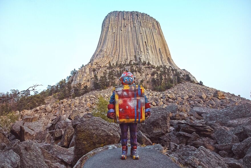 A Forgotten Toy Robot Searches For Their Home A Forgotten Toy Robot Searches For Their Home