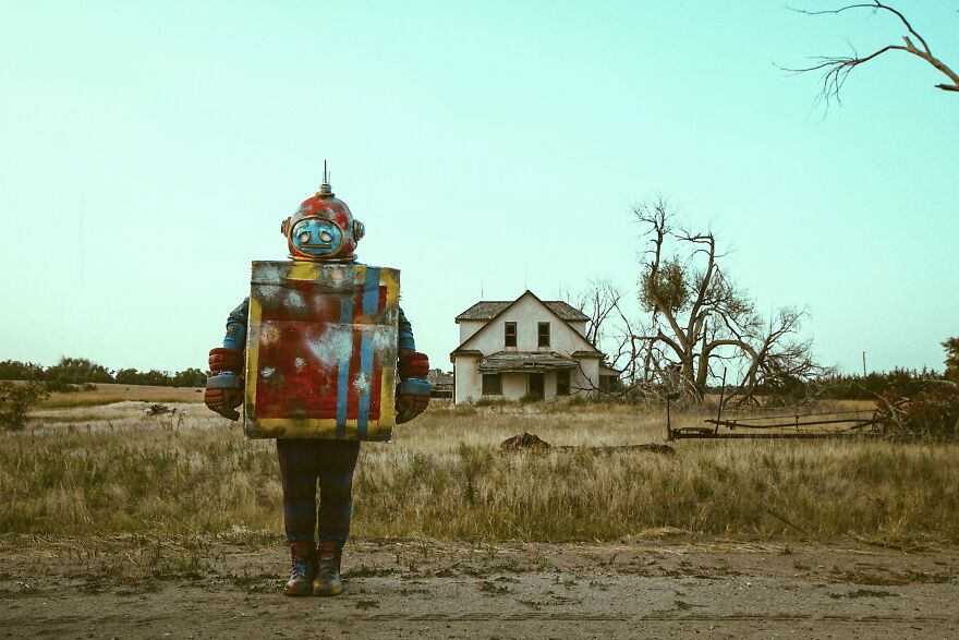 A Forgotten Toy Robot Searches For Their Home