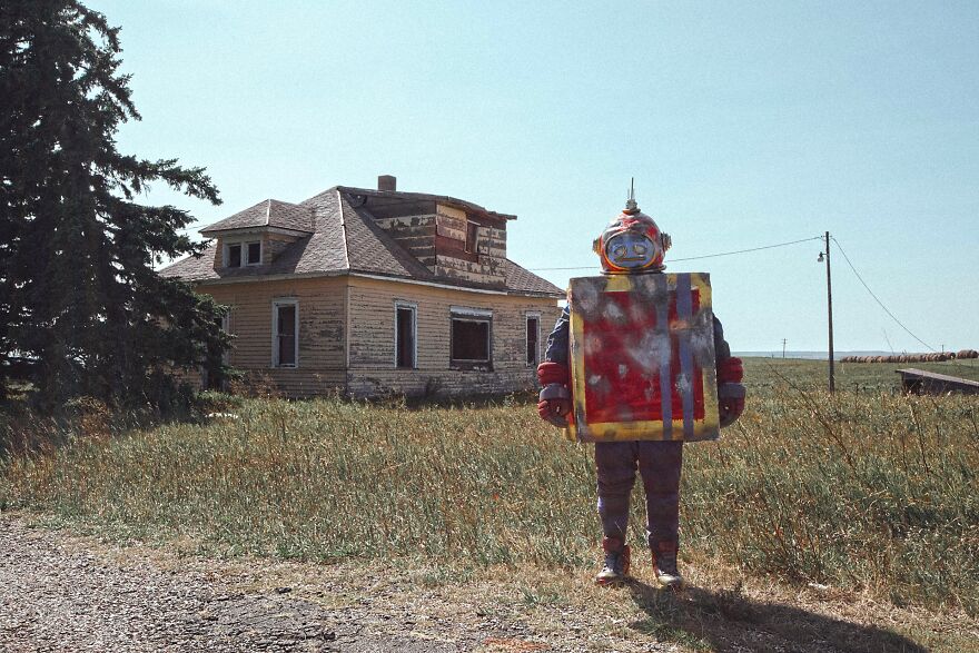 A Forgotten Toy Robot Searches For Their Home A Forgotten Toy Robot Searches For Their Home