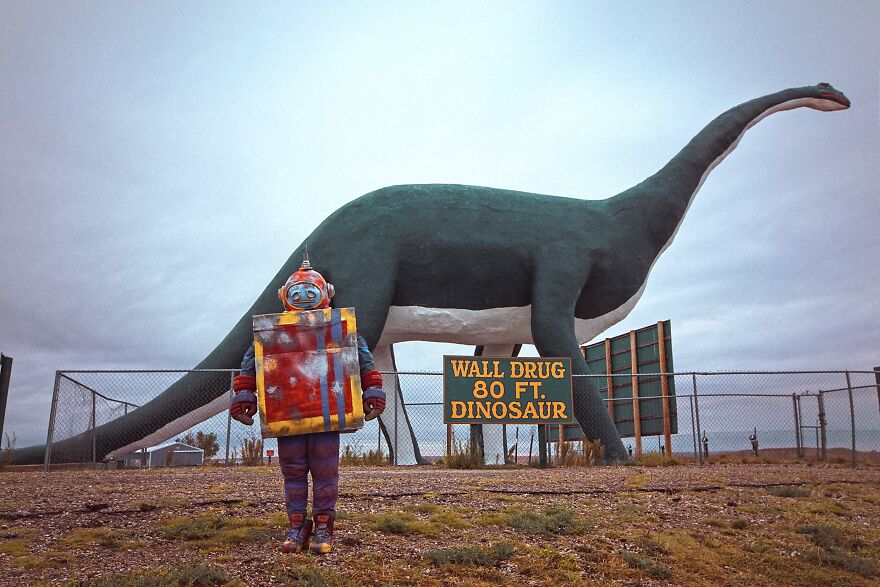 A Forgotten Toy Robot Searches For Their Home A Forgotten Toy Robot Searches For Their Home