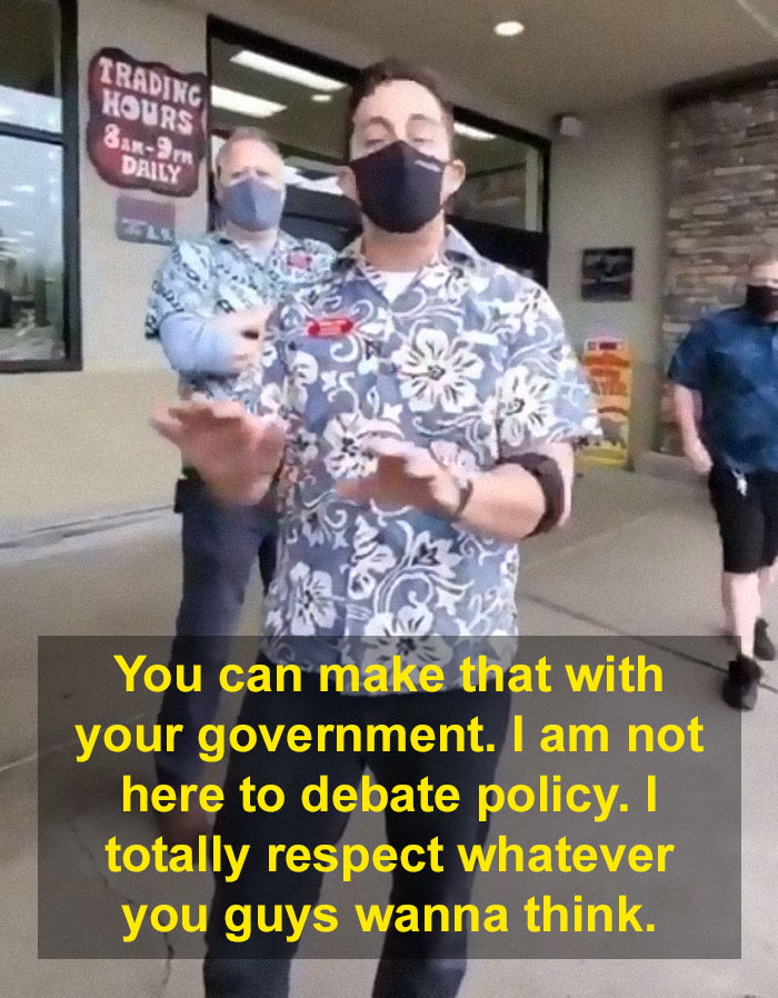 Anti-Masker "Karens" Attempt To Enter Trader Joe's, Get Rejected By This Awesome Manager Anti-Masker "Karens" Attempt To Enter Trader Joe's, Get Rejected By This Awesome Manager