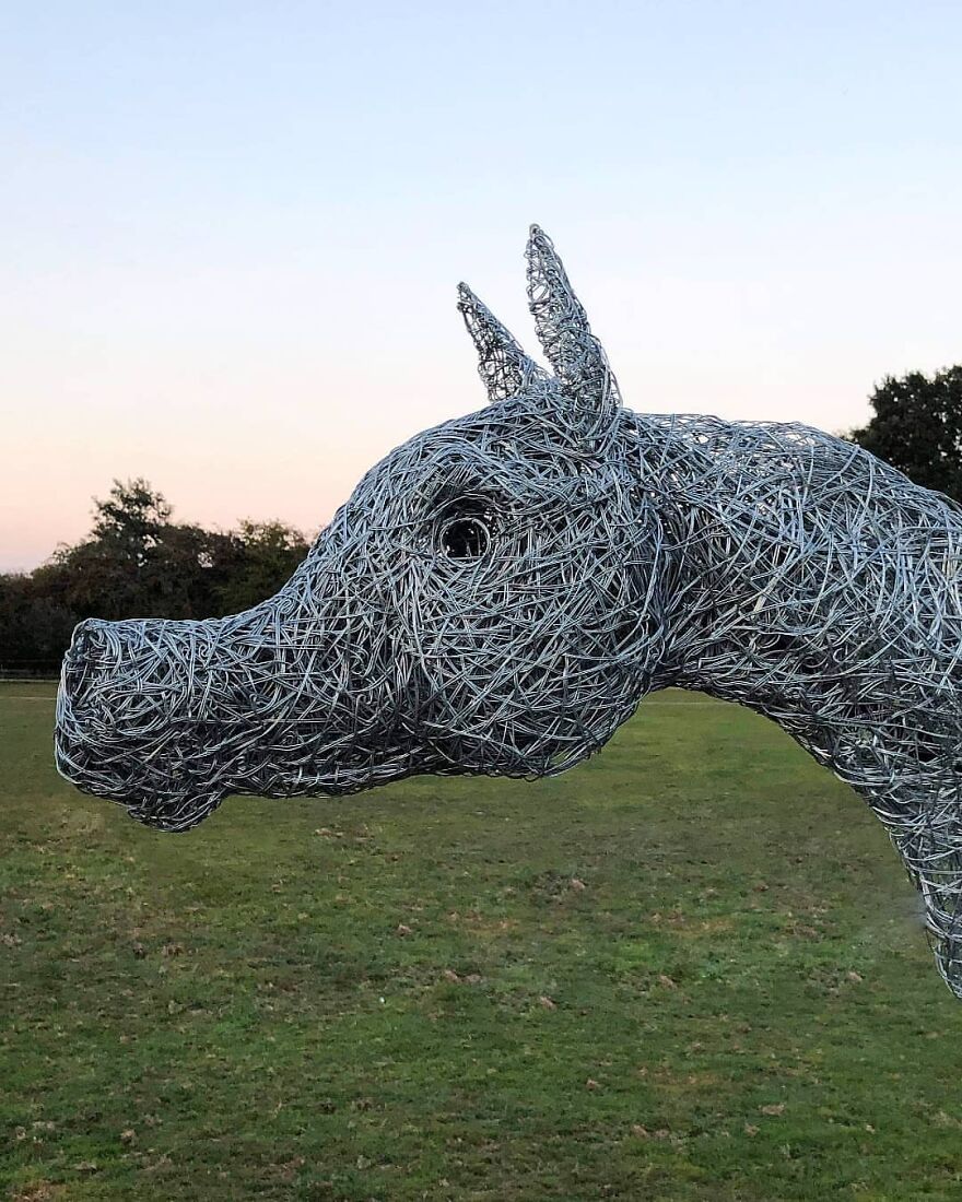 This Artist Makes Stunning Horse Sculptures Out Of Wire
