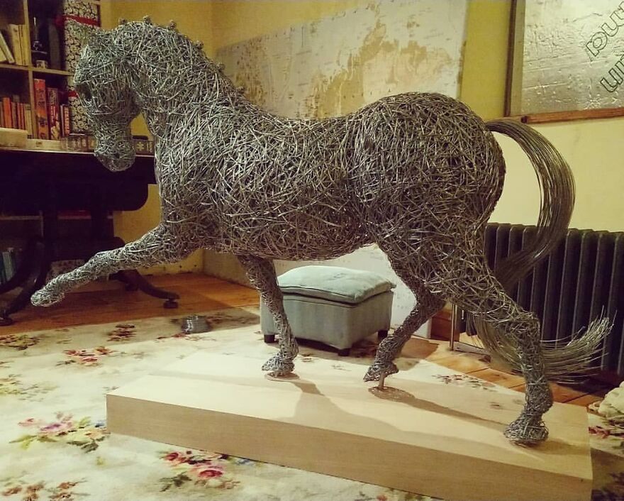 This Artist Makes Stunning Horse Sculptures Out Of Wire