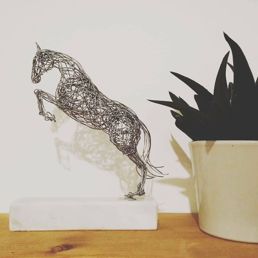 This Artist Makes Stunning Horse Sculptures Out Of Wire