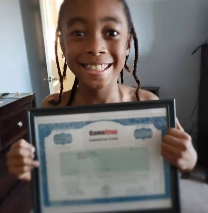 Mom Got 10 GameStop Shares For Son As Lesson About Investing, He Ends Up Earning A Small Fortune Mom Got 10 GameStop Shares For Son As Lesson About Investing, He Ends Up Earning A Small Fortune
