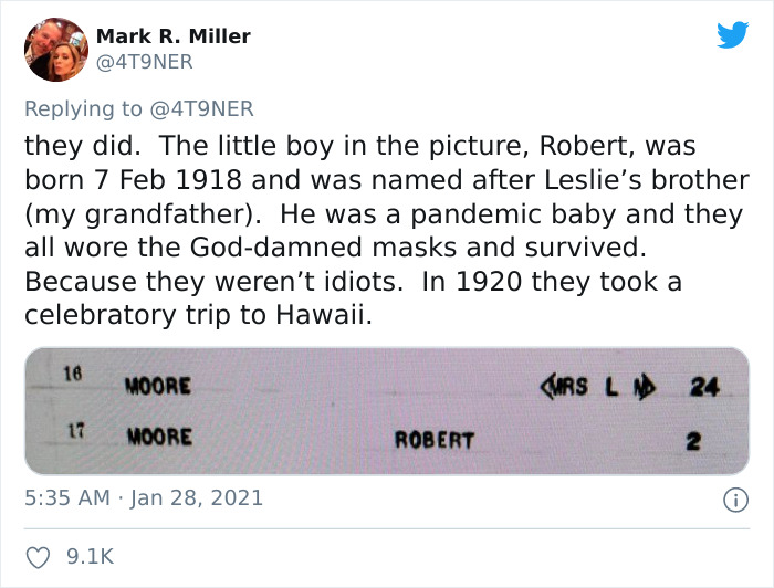 Guy Posts A 100 Y.O. Photograph That Reveals The History Of A Lesbian Relationship In His Family