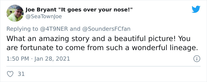 Guy Posts A 100 Y.O. Photograph That Reveals The History Of A Lesbian Relationship In His Family