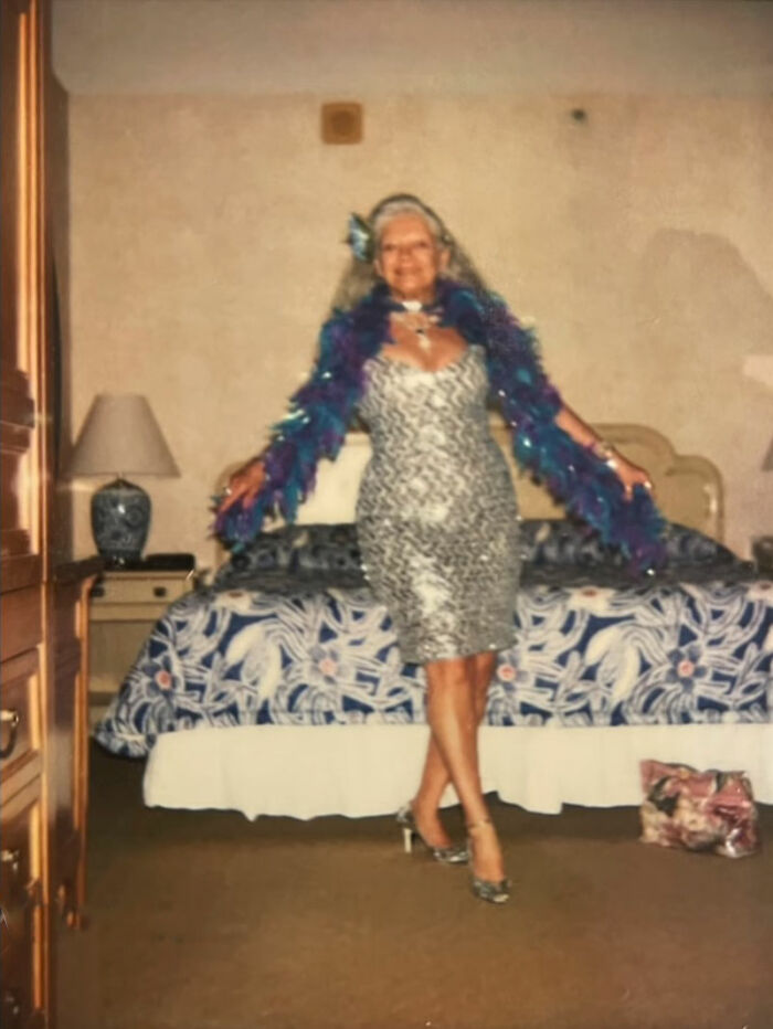 "This Was The Best Investment I Have Made": Late Piano Teacher's House Turns Out To Be A Hoarder House With 400K Worth Of Treasures "This Was The Best Investment I Have Made": Late Piano Teacher's House Turns Out To Be A Hoarder House With 400K Worth Of Treasures