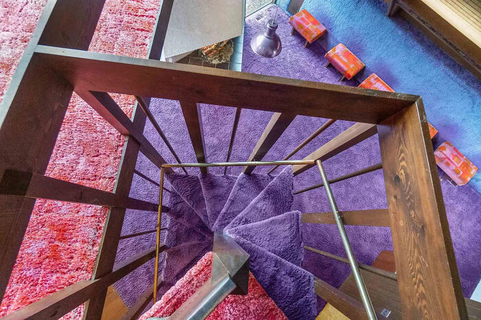 Couple Buys A ’70s Time-Capsule Carpeted Home For $161k, And The Internet Is Going Crazy Over It Couple Buys A ’70s Time-Capsule Carpeted Home For $161k, And The Internet Is Going Crazy Over It