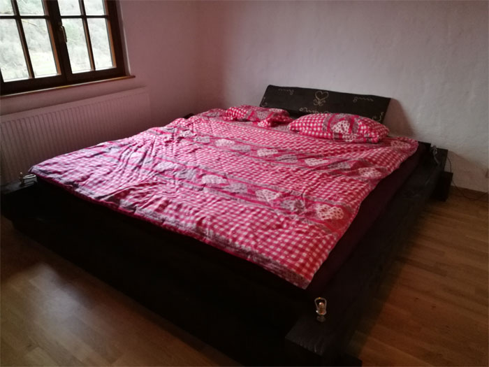 Woman Shares Her Joys And Difficulties Of Living In A 1482 Medieval Castle Woman Shares Her Joys And Difficulties Of Living In A 1482 Medieval Castle