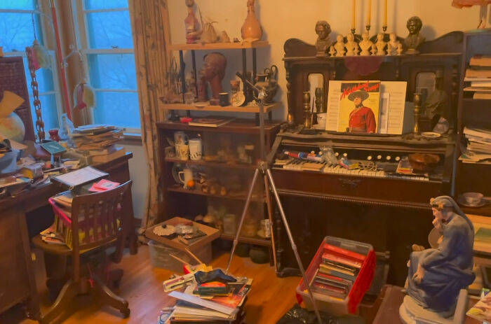"This Was The Best Investment I Have Made": Late Piano Teacher's House Turns Out To Be A Hoarder House With 400K Worth Of Treasures