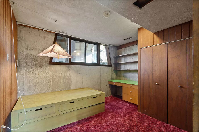 Couple Buys A ’70s Time-Capsule Carpeted Home For $161k, And The Internet Is Going Crazy Over It