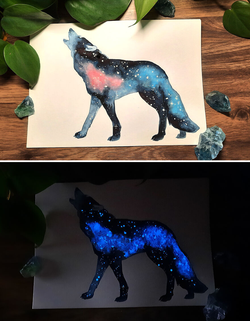 Glowy Howling Wolf