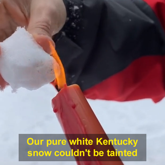 Conspiracy Theorists Claim That Snow In Texas Is Fake And They Burn It To Prove It Doesn’t Melt Conspiracy Theorists Claim That Snow In Texas Is Fake And They Burn It To Prove It Doesn’t Melt