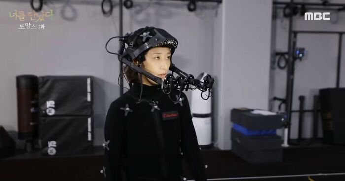 Husband Gets Reunited With His Late Wife Through VR To Make One Last Memory