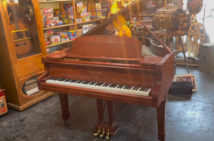 "This Was The Best Investment I Have Made": Late Piano Teacher's House Turns Out To Be A Hoarder House With 400K Worth Of Treasures