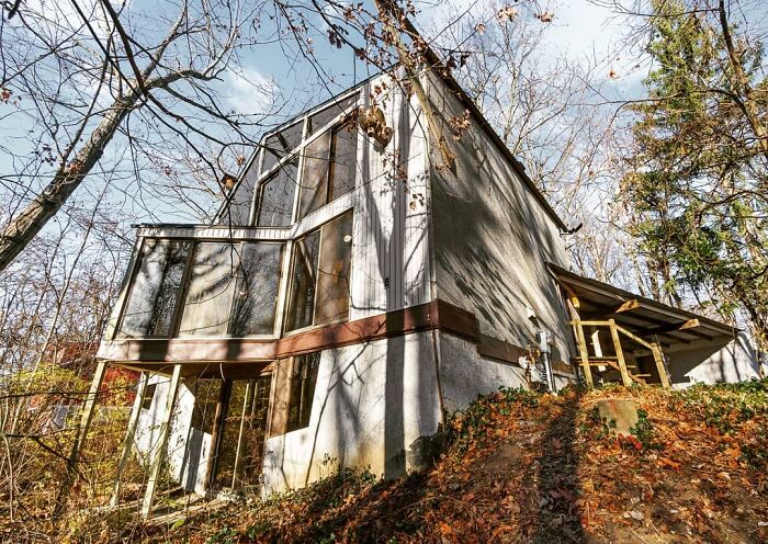 Couple Buys A ’70s Time-Capsule Carpeted Home For $161k, And The Internet Is Going Crazy Over It