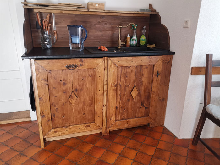 Woman Shares Her Joys And Difficulties Of Living In A 1482 Medieval Castle