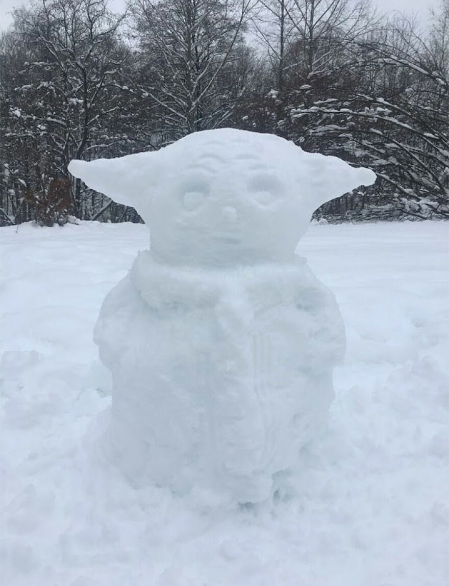 35 Mind-Blowing Photos Of Snow Sculptures In Lithuania, From Octopuses To A Human-Size Pikachu