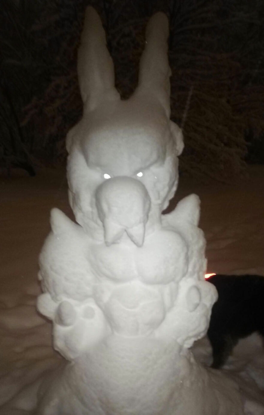 35 Mind-Blowing Photos Of Snow Sculptures In Lithuania, From Octopuses To A Human-Size Pikachu