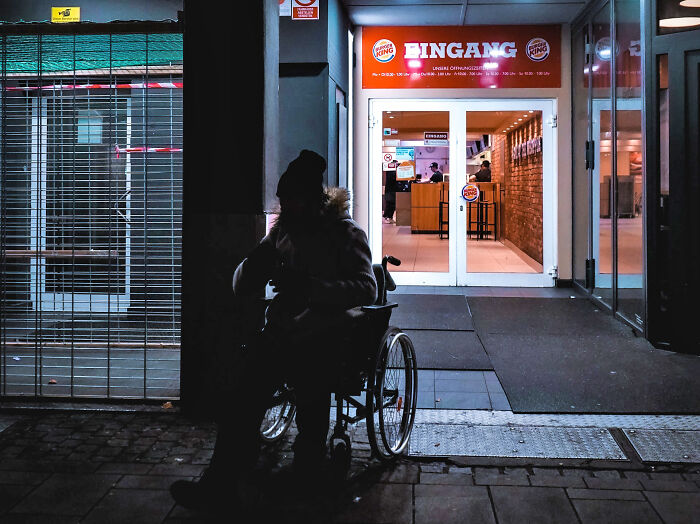 35 “Invisible” Privileges That Most People Don't Notice Because They Have Them