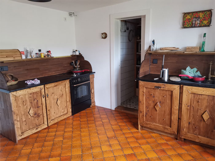 Woman Shares Her Joys And Difficulties Of Living In A 1482 Medieval Castle Woman Shares Her Joys And Difficulties Of Living In A 1482 Medieval Castle