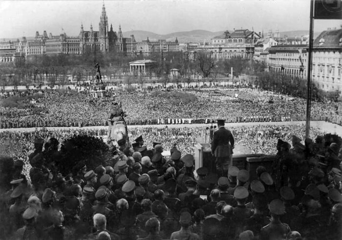 Large historical crowd gathered in a public square listening to a speaker, illustrating interesting facts people didn’t learn at school.