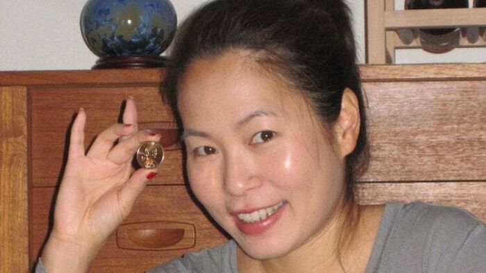 Til People In The Us Got Free Flights By Buying Money From The Government. People Would Buy 1$ Coins In Bulk From The Us Mint (Free Shipping) And Pay Off Their Credit Card Bill With The Coins. They Would Buy The Coins With Credit Cards That Awarded Frequent Flyer Miles, Thus Getting Them Free Miles