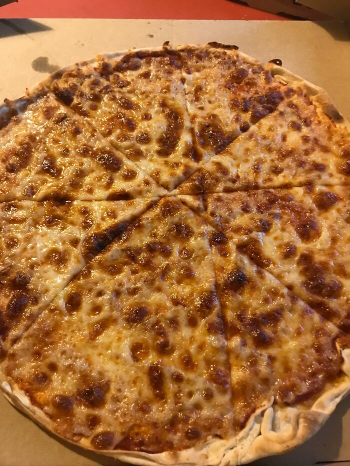 How’d You Cut A Pizza This Bad When It’s Your Job. Gotta Be His First Day