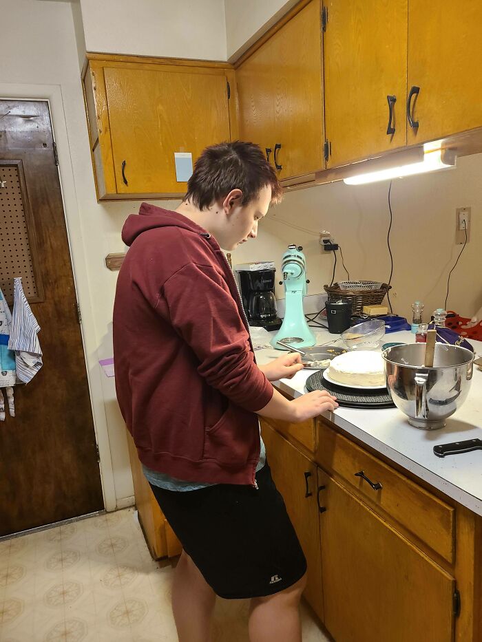 Despite Working Full Time And Taking Ap Courses, My 17 Year Old Son Made Me A Birthday Cake. I Think I Did Something Right With This One