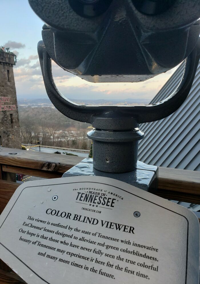 This Sight Seeing Binocular Is For The Color Blind