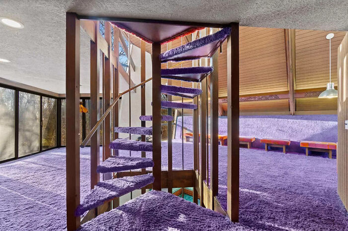 Couple Buys A ’70s Time-Capsule Carpeted Home For $161k, And The Internet Is Going Crazy Over It Couple Buys A ’70s Time-Capsule Carpeted Home For $161k, And The Internet Is Going Crazy Over It