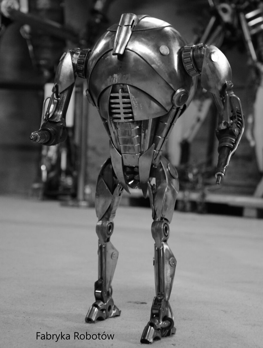 Amazing Metal Sculptures Of Chappie And Other Heroes Inspired By Movie Characters (40 Pics)