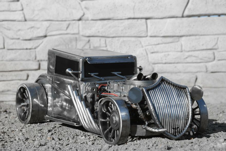 Amazing Metal Sculptures Of Chappie And Other Heroes Inspired By Movie Characters (40 Pics)