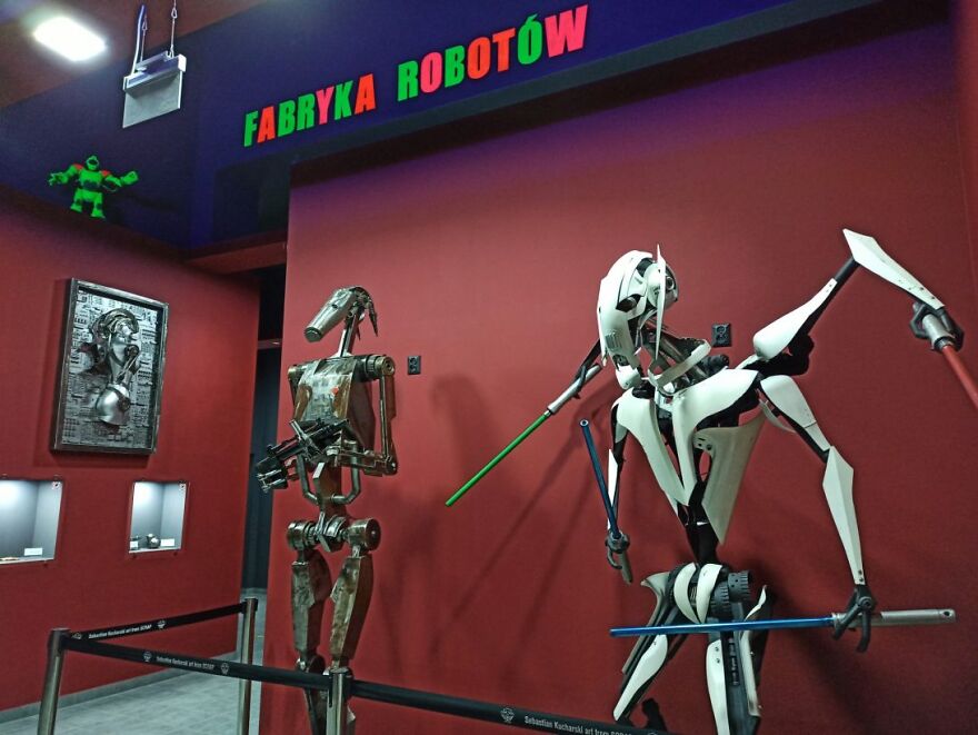 Amazing Metal Sculptures Of Chappie And Other Heroes Inspired By Movie Characters (40 Pics)