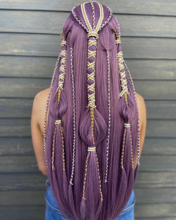 R O Y A L T Y R E I G N