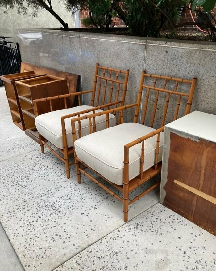 Soooo We’ve Been Informed That A Door Man Let It Slip That These Do In Fact Have Bed Bugs. So Let’s Keep Dreaming About The General Style... But Not Stoop. K Thanks