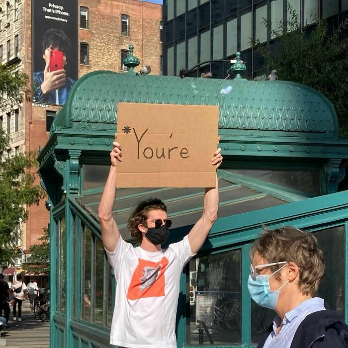 Dude-With-Signs-Funny-Protesting