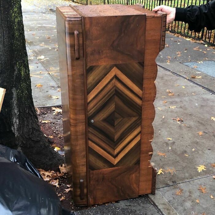 Super Cool. Trunk? Coffee Table? Whatever. It’s Great! Greene And Clinton