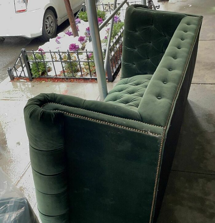 Holy Moly. I Hope This Is Actually For Stooping! Maaaaybe Make Sure. On 86th Between 1st And York!